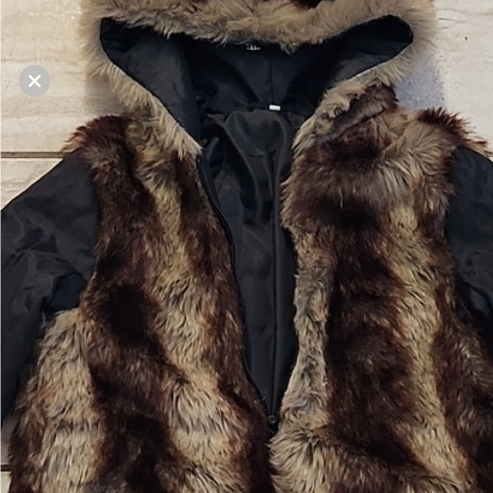 Faux Fur Jacke Size Medium Winter jacket perfect shape